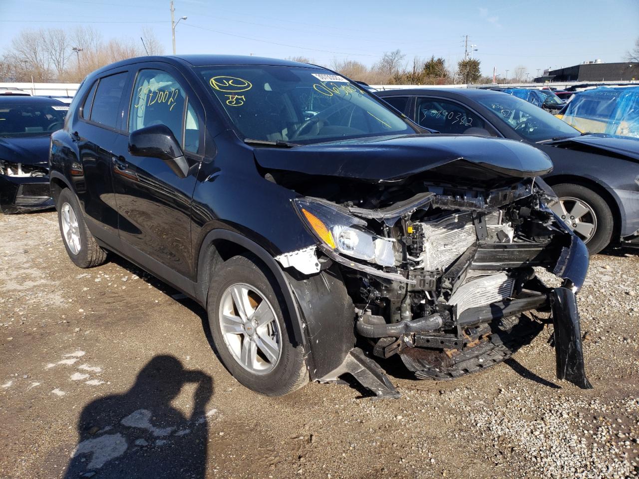 CHEVROLET TRAX LS 2020 with VIN KL7CJKSB6LB063002 - Photo from auction