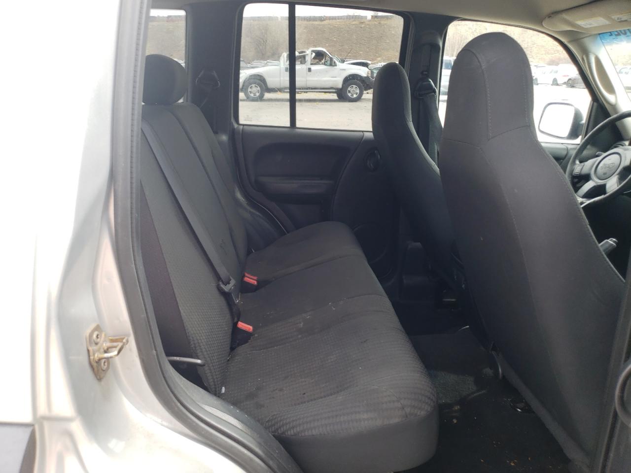 Photo 6 from auction – 2004 JEEP LIBERTY SP with VIN 1J4GL48K84W321056