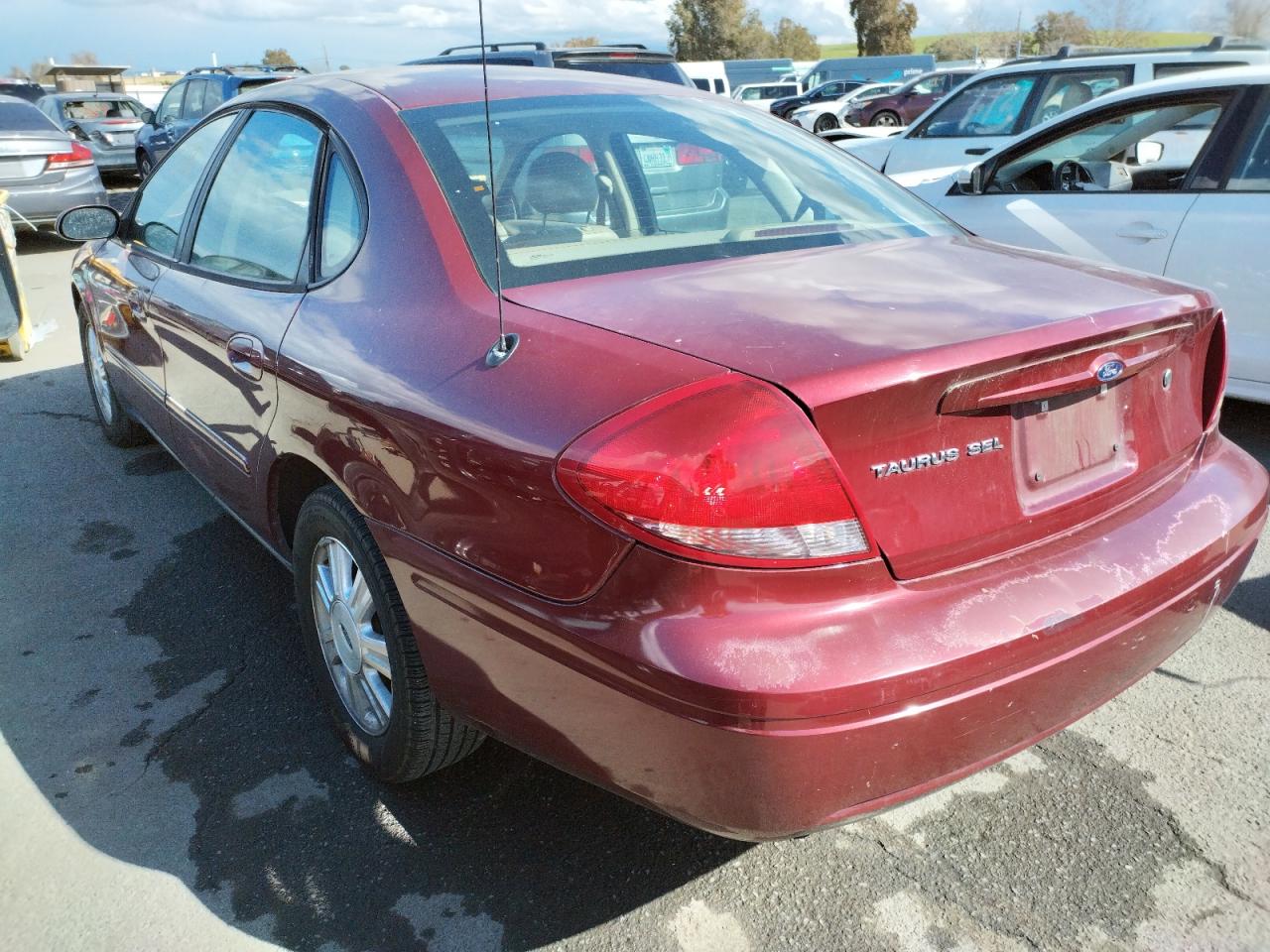 Photo 3 from auction – 2005 FORD TAURUS SEL with VIN 1FAFP56U55A266781