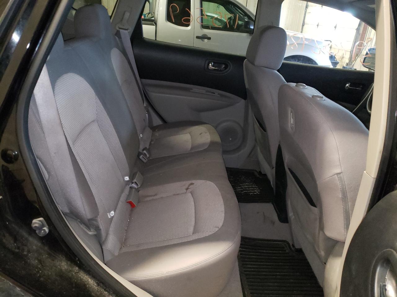 Photo 6 from auction – 2011 NISSAN ROGUE S with VIN JN8AS5MV8BW661474