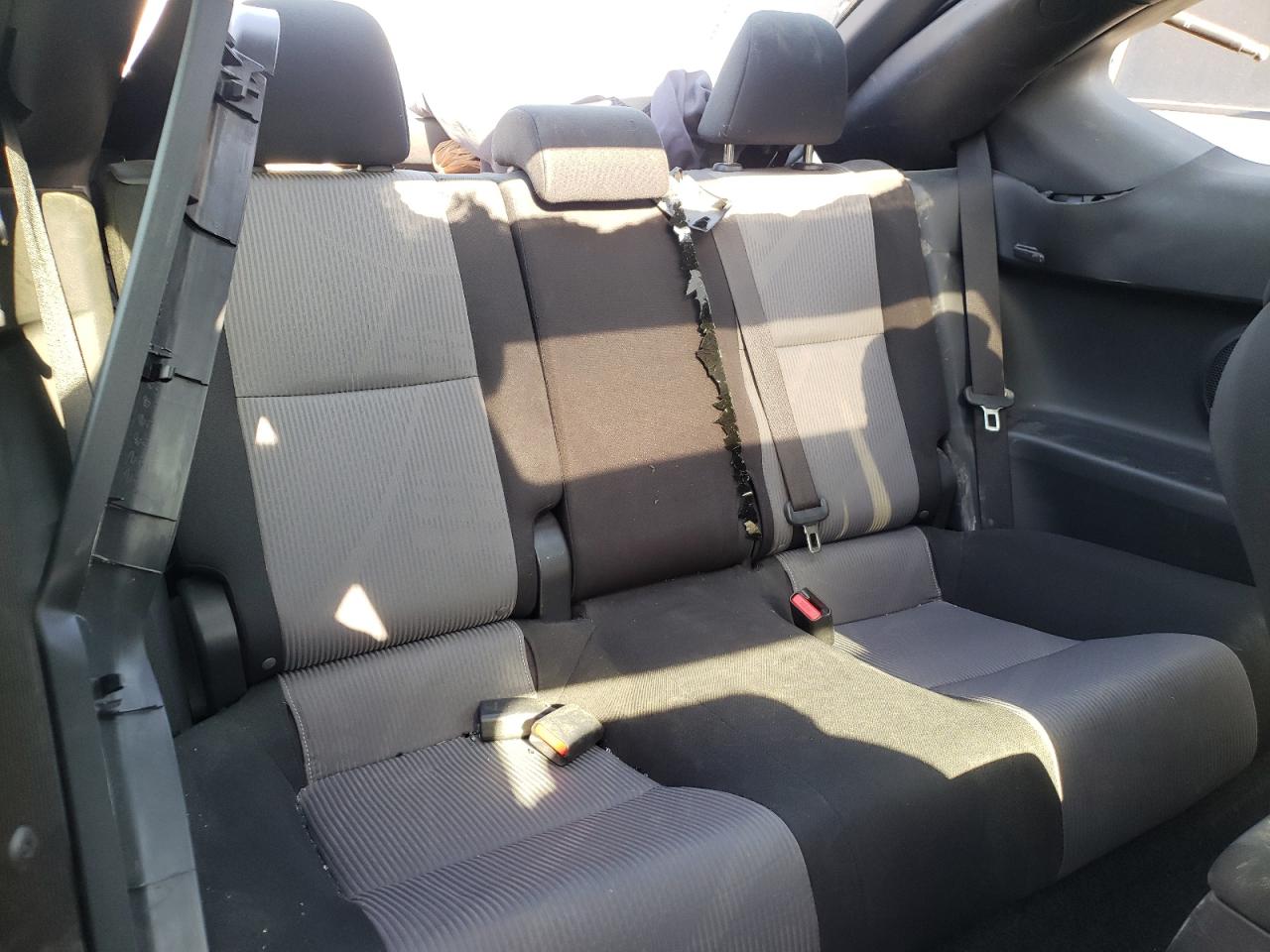 Photo 6 from auction – 2014 TOYOTA SCION TC with VIN JTKJF5C70E3068239
