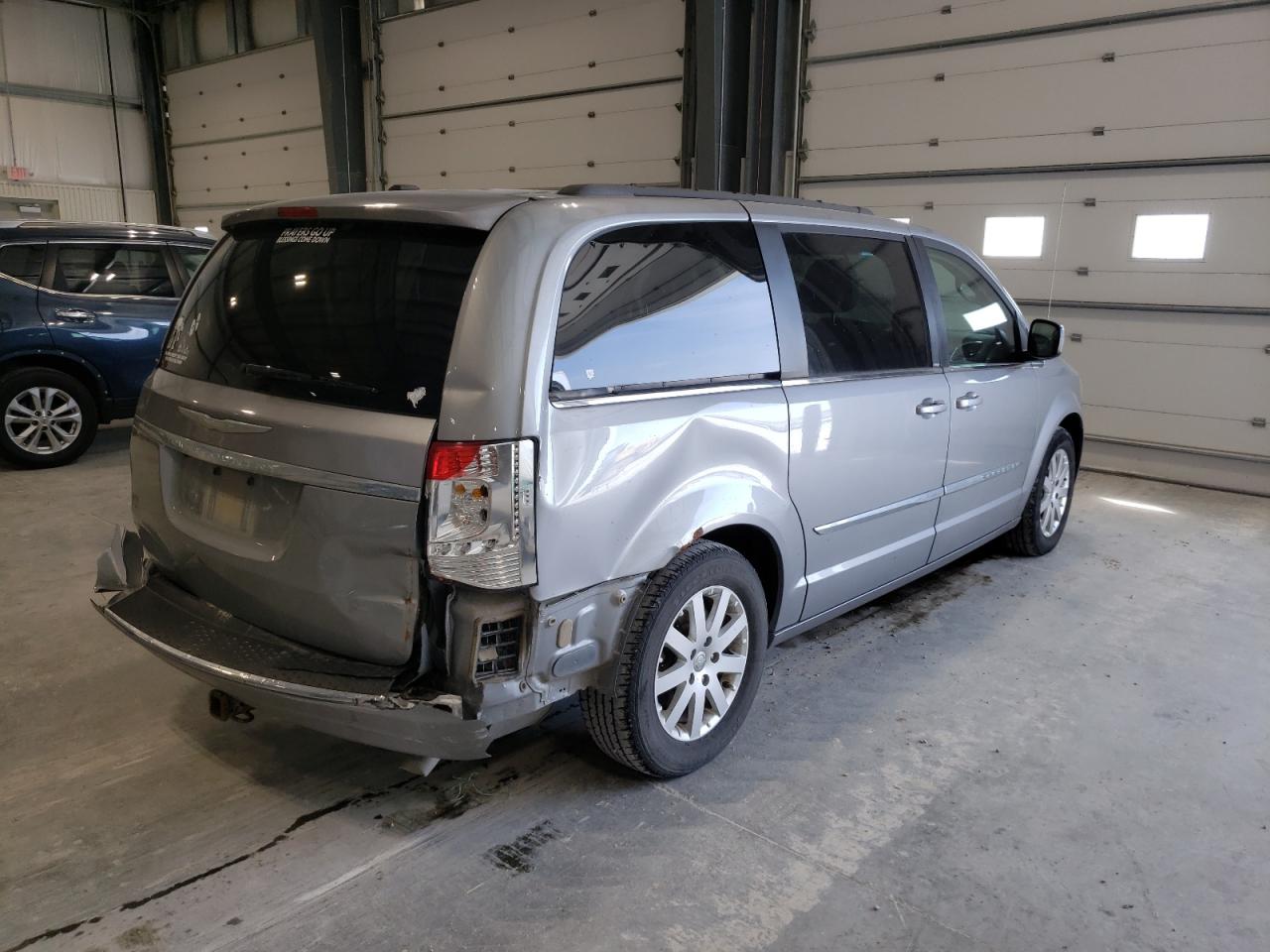 Photo 4 from auction – 2014 CHRYSLER TOWN & COU with VIN 2C4RC1BG7ER270046