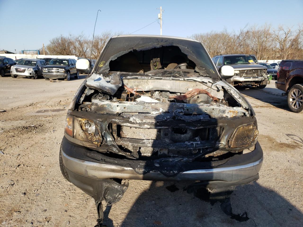 Photo 9 from auction – 2000 FORD F150 with VIN 3FTZF1729YMA55770