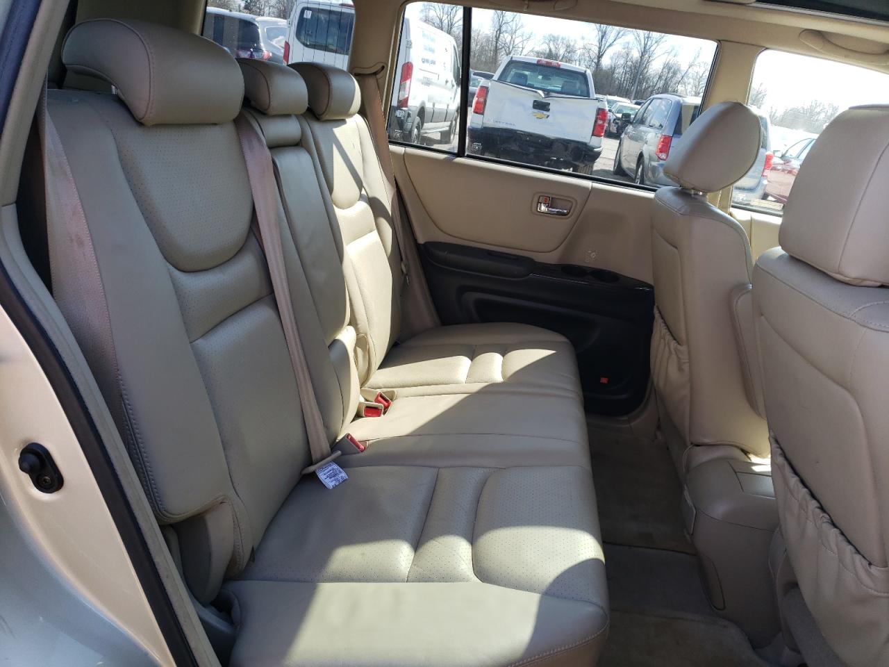Photo 6 from auction – 2003 TOYOTA HIGHLANDER with VIN JTEHF21A030150369