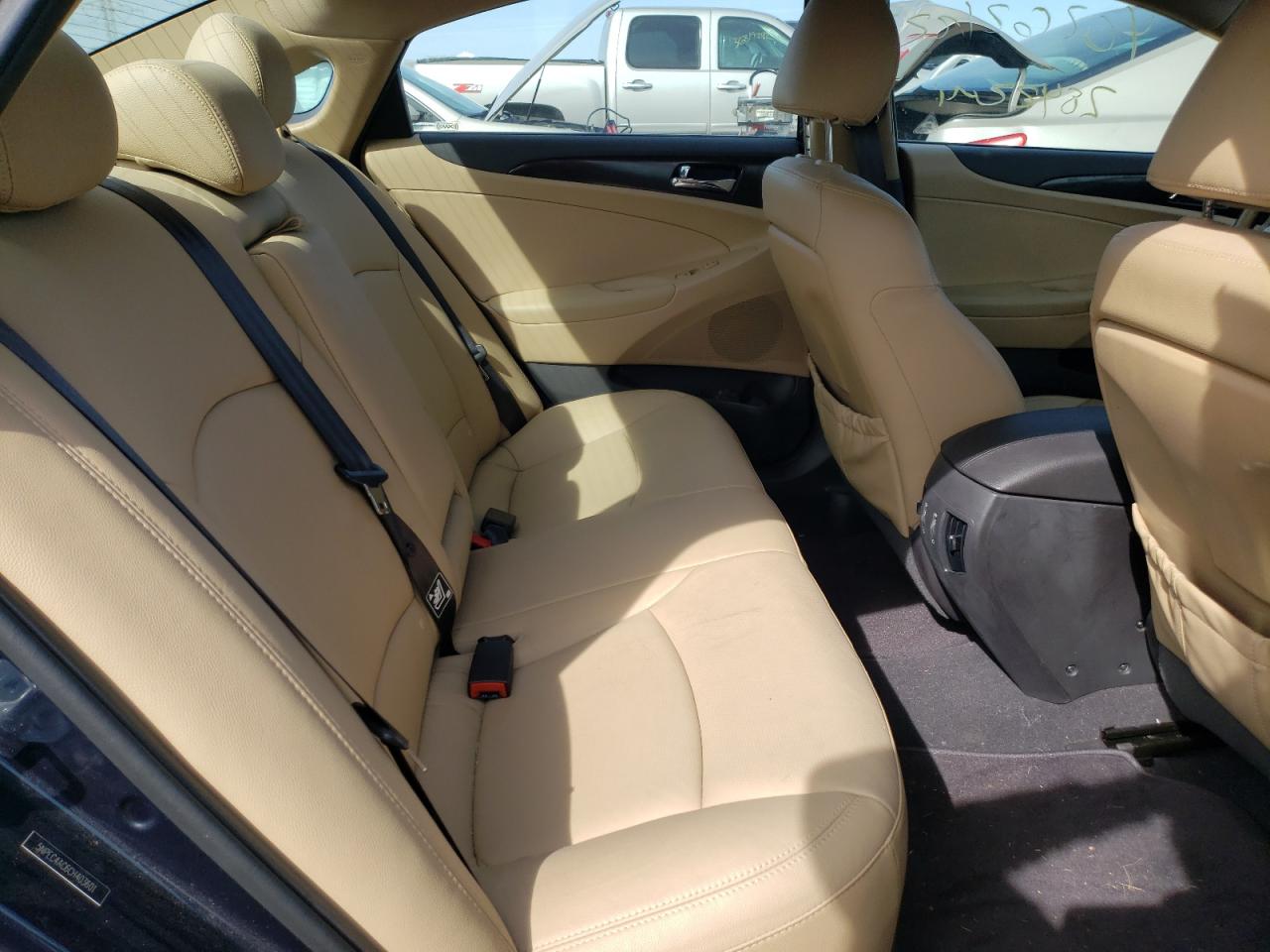 Photo 6 from auction – 2012 HYUNDAI SONATA SE with VIN 5NPEC4AC6CH403601