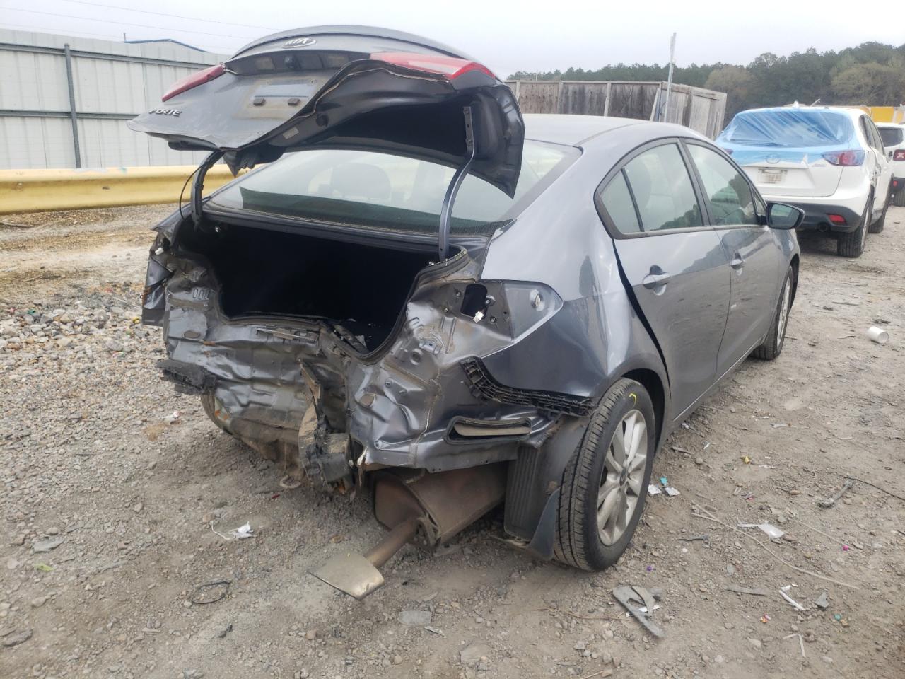 Photo 4 from auction – 2017 KIA FORTE LX with VIN 3KPFL4A76HE033916