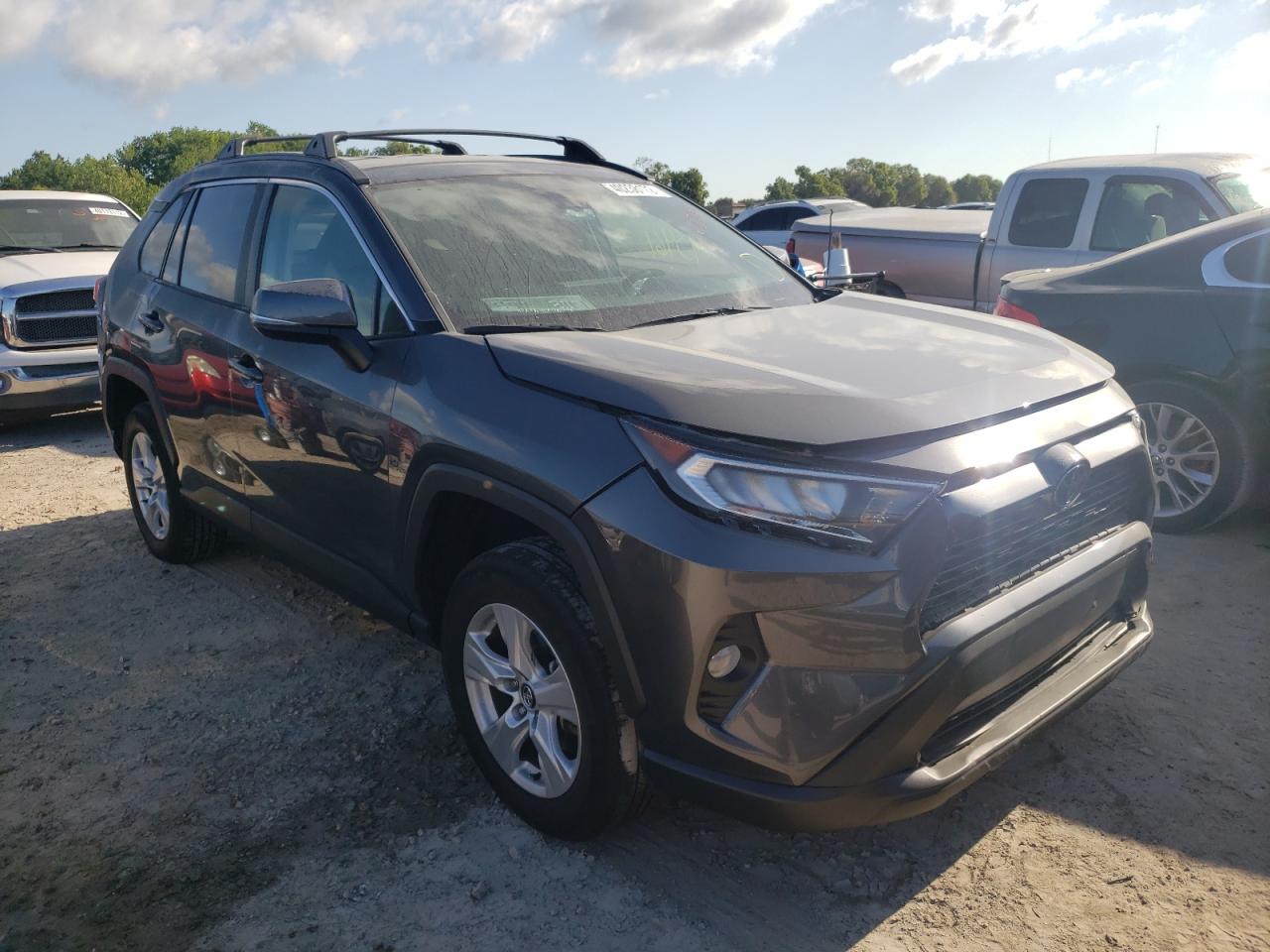 TOYOTA RAV4 XLE 2020 with VIN 2T3W1RFV2LC064072 - Photo from auction