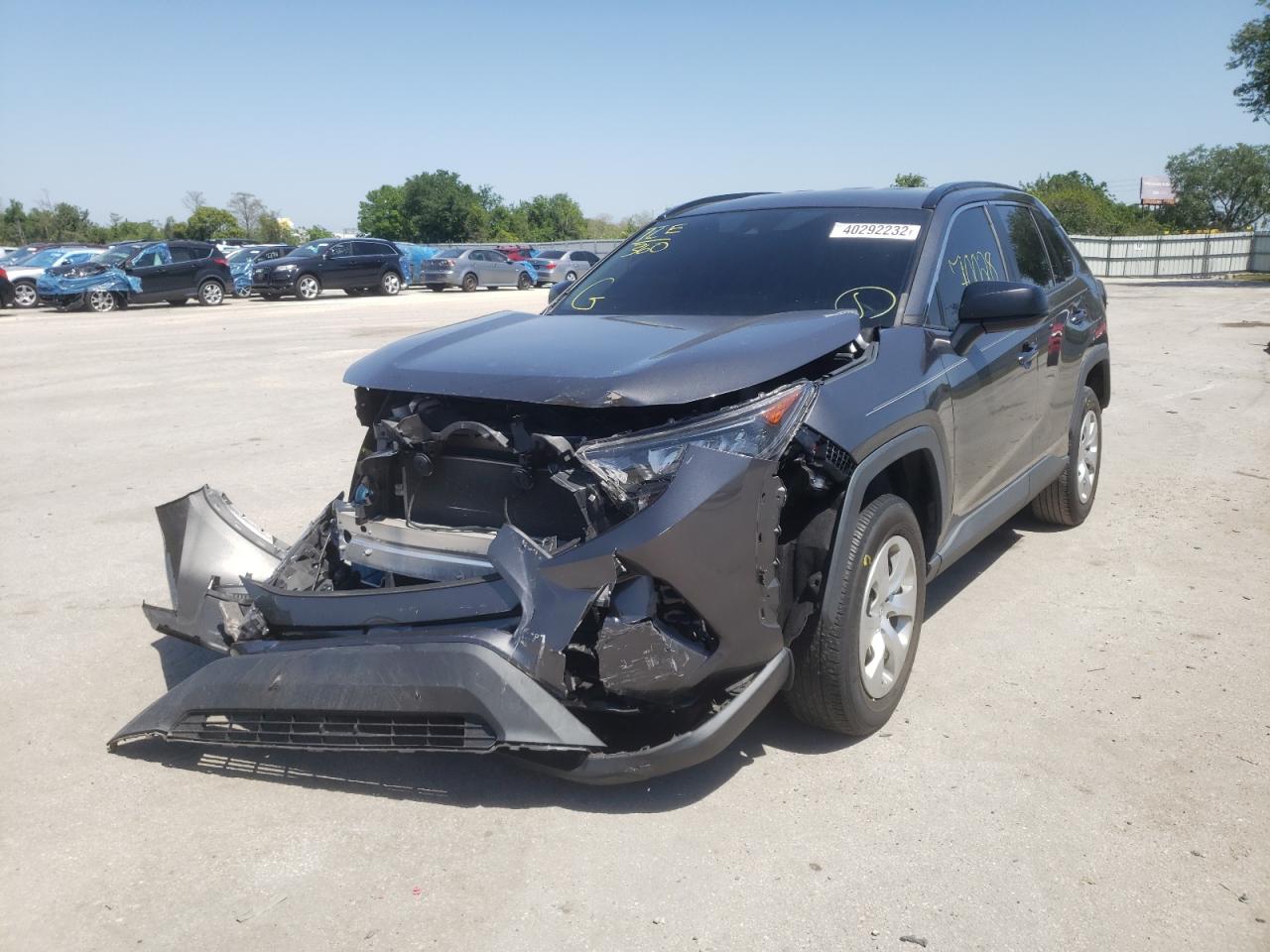 Photo 2 from auction – 2019 TOYOTA RAV4 LE with VIN 2T3H1RFV2KW005531