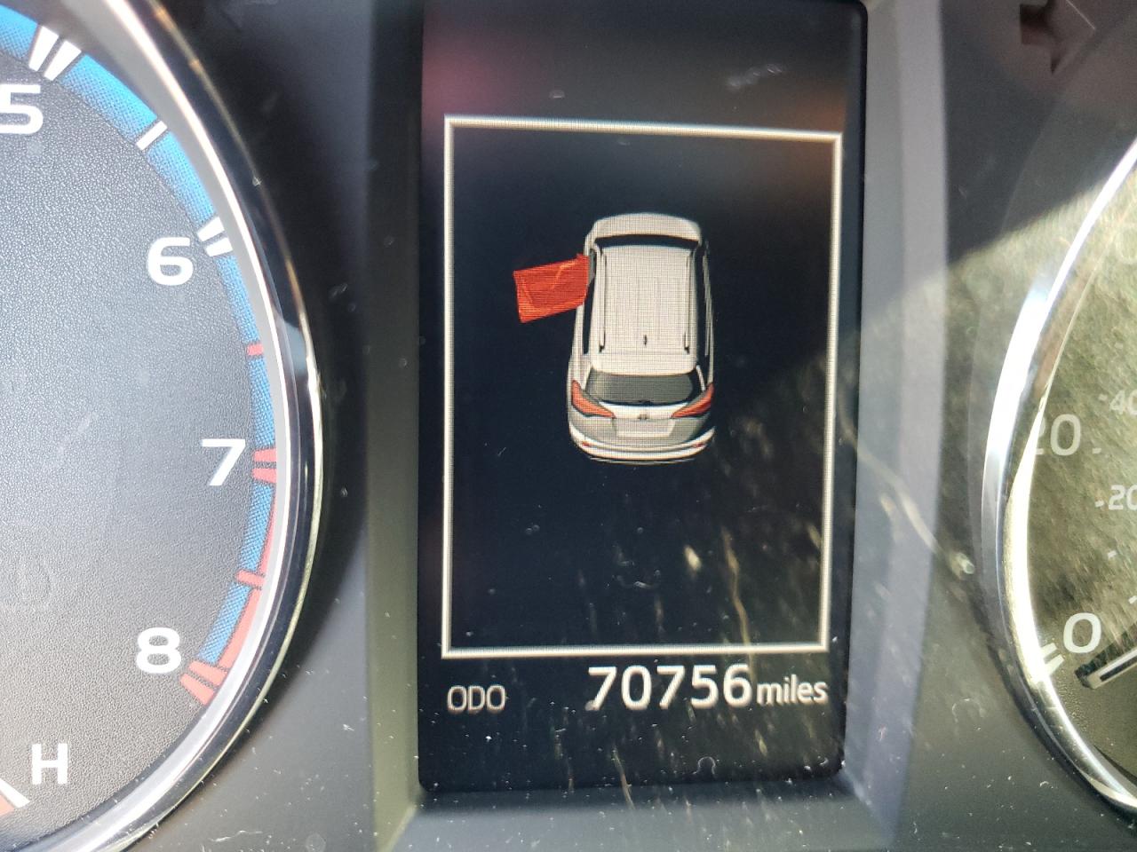 Photo 8 from auction – 2016 TOYOTA RAV4 XLE with VIN 2T3WFREV6GW288565
