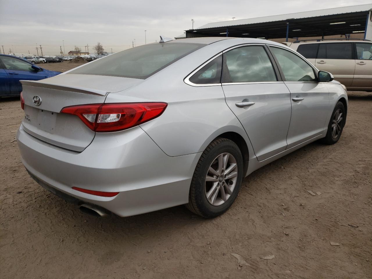 Photo 4 from auction – 2015 HYUNDAI SONATA SE with VIN 5NPE24AF4FH014490