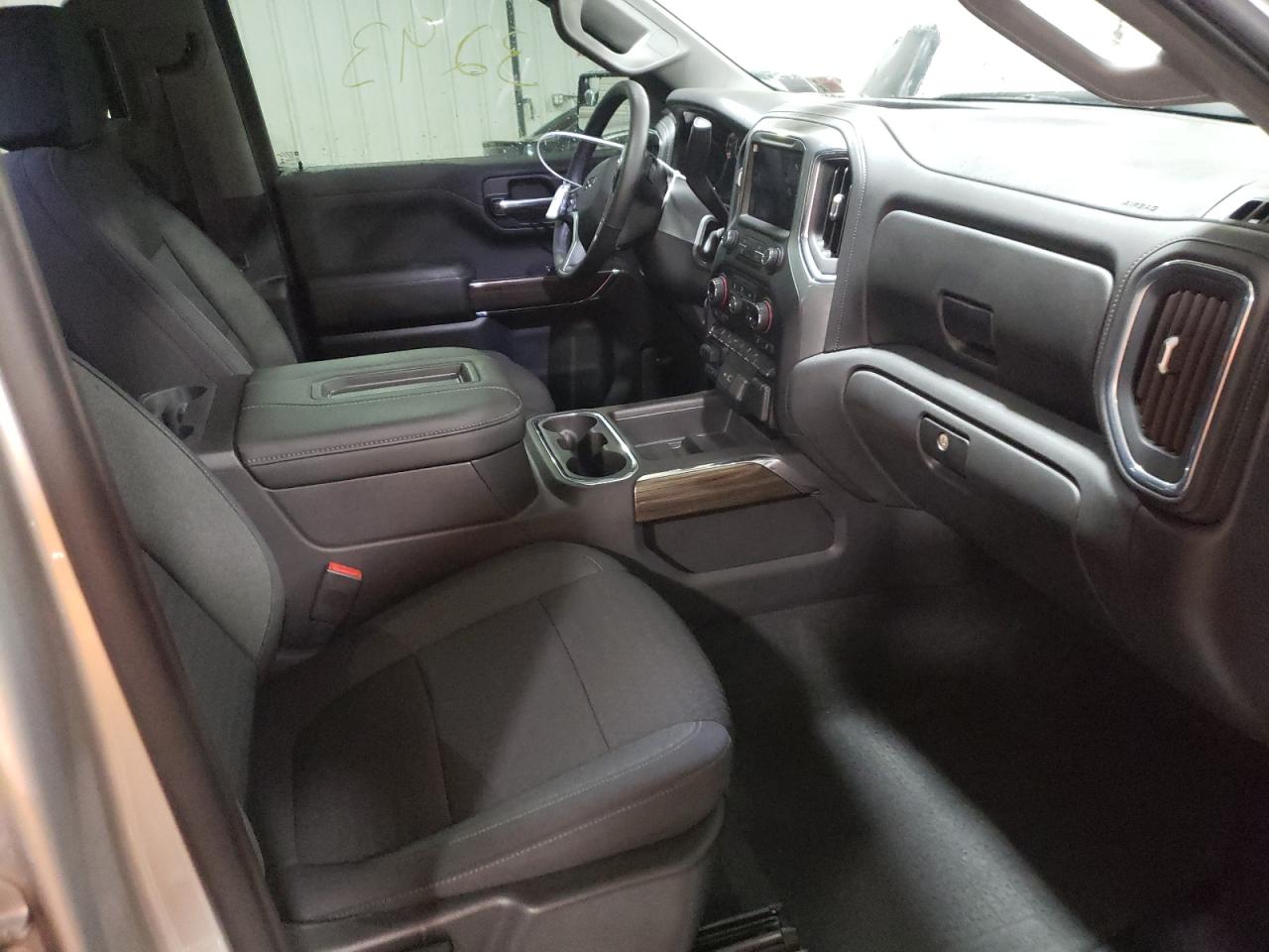Photo 5 from auction – 2020 CHEVROLET SILVERADO with VIN 3GCUYEED4LG437762