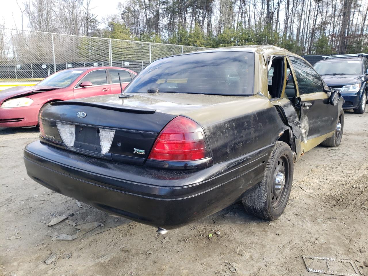 Photo 4 from auction – 2011 FORD CROWN VICT with VIN 2FABP7BV6BX142269