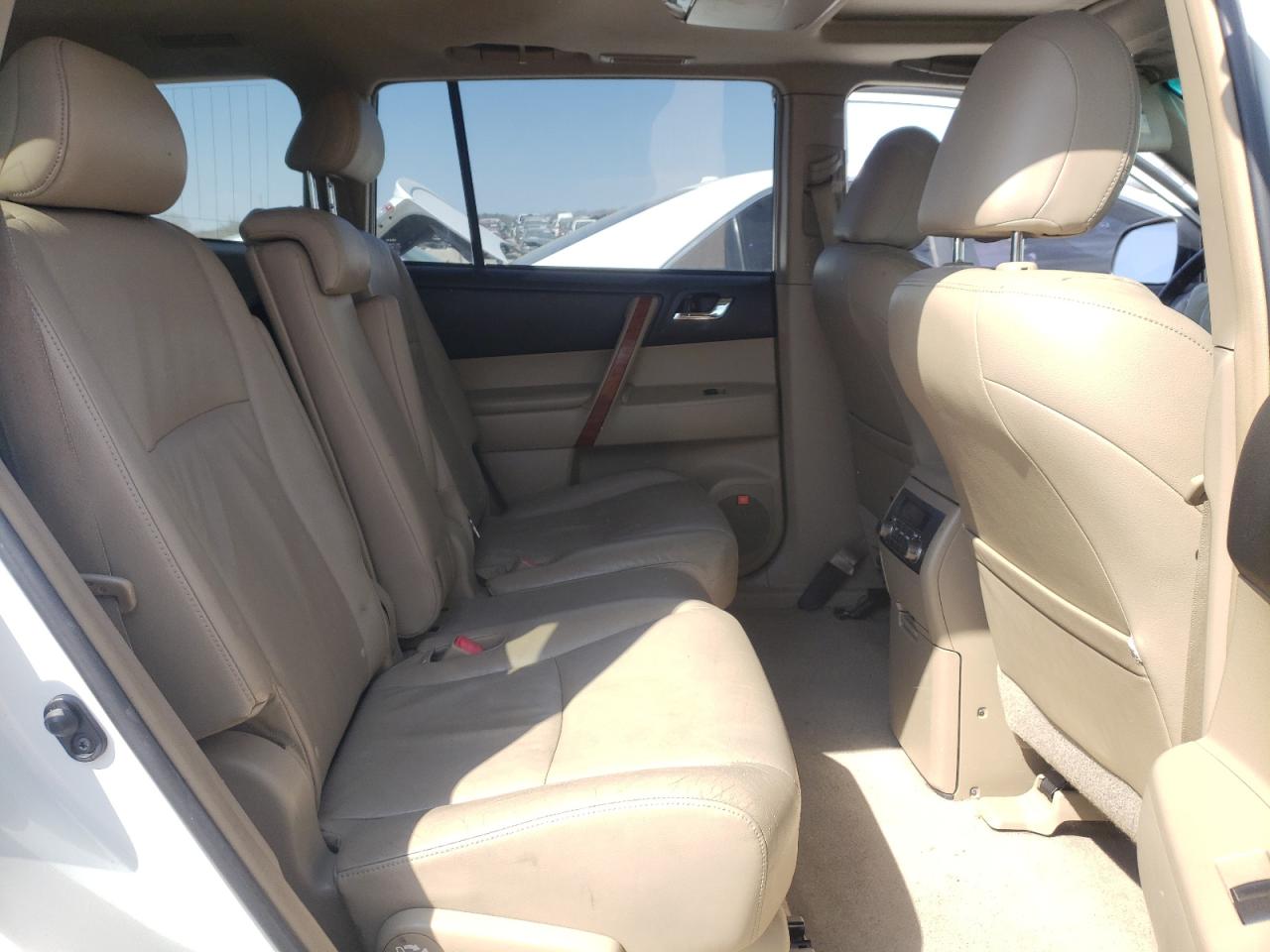 Photo 6 from auction – 2008 TOYOTA HIGHLANDER with VIN JTEES42A782007441