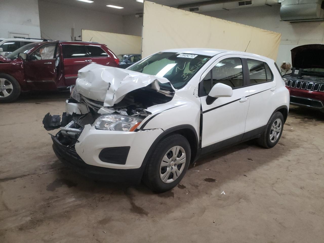 Photo 2 from auction – 2015 CHEVROLET TRAX LS with VIN KL7CJKSB8FB096216