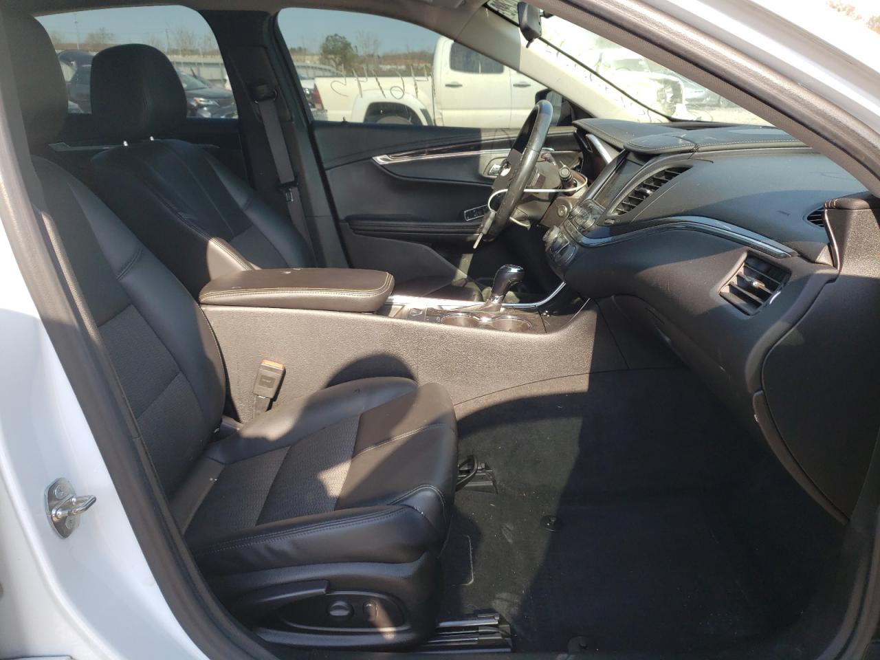Photo 5 from auction – 2017 CHEVROLET IMPALA LT with VIN 2G1105SA5H9153068