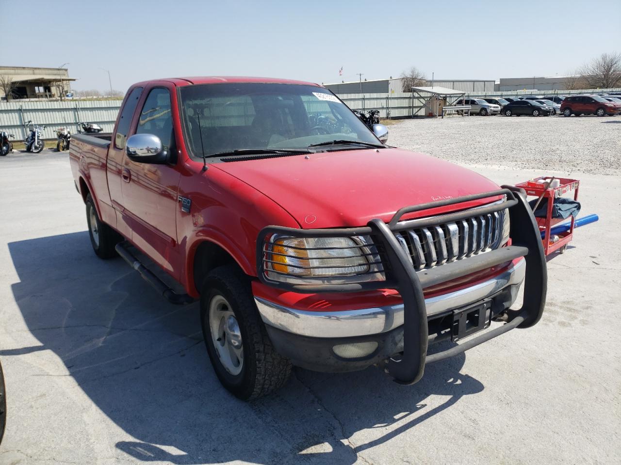 FORD F150 2000 with VIN 1FTRX18W1YKB07463 - Photo from auction