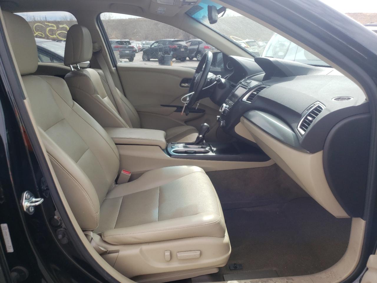 Photo 5 from auction – 2017 ACURA RDX TECHNO with VIN 5J8TB4H55HL028094