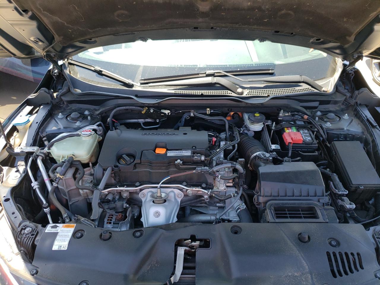 Photo 7 from auction – 2016 HONDA CIVIC LX with VIN 19XFC2F52GE098885