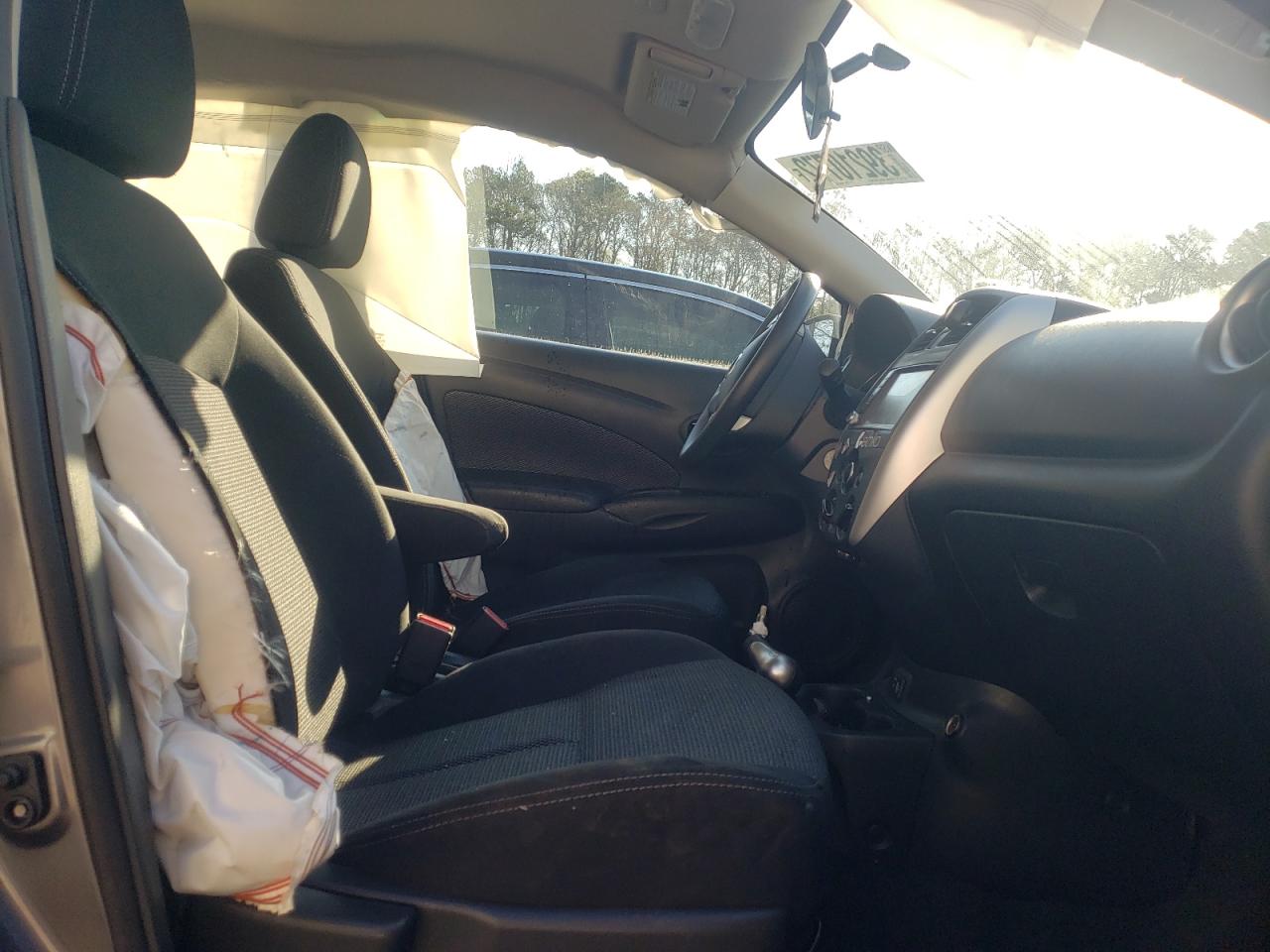 Photo 5 from auction – 2019 NISSAN VERSA S with VIN 3N1CN7AP3KL833304