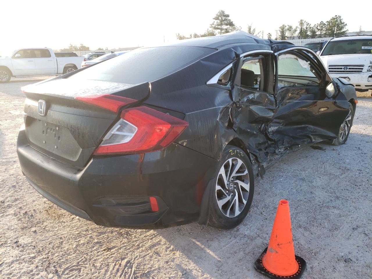 Photo 4 from auction – 2016 HONDA CIVIC EX with VIN 19XFC2F74GE057725