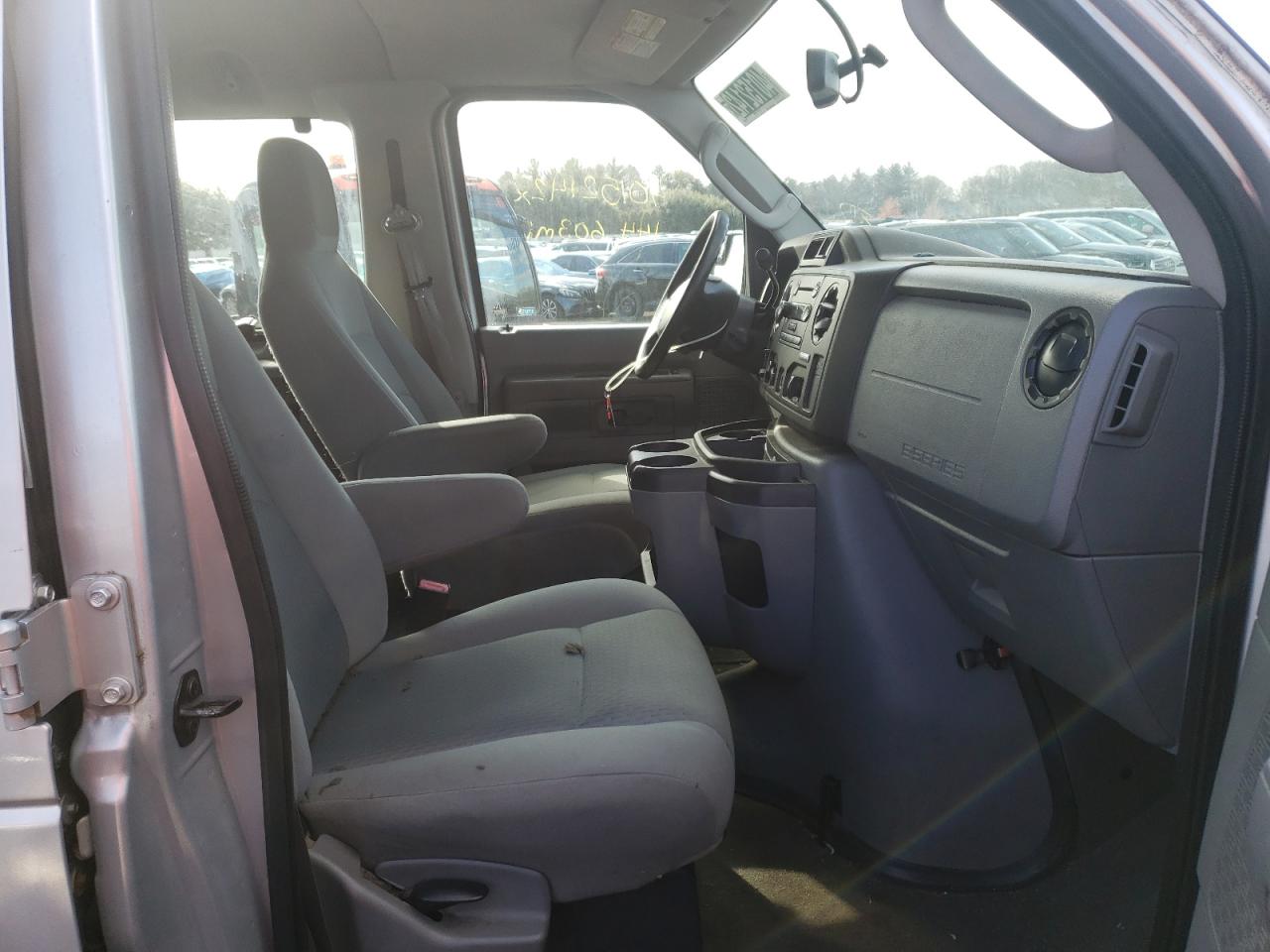 Photo 5 from auction – 2010 FORD ECONOLINE with VIN 1FMNE1BW6ADA00041