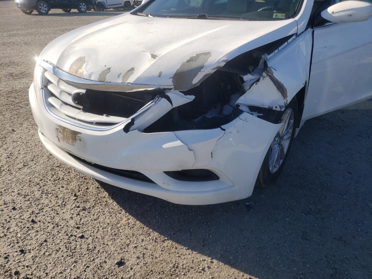 Photo 9 from auction – 2013 HYUNDAI SONATA GLS with VIN 5NPEB4AC8DH733938