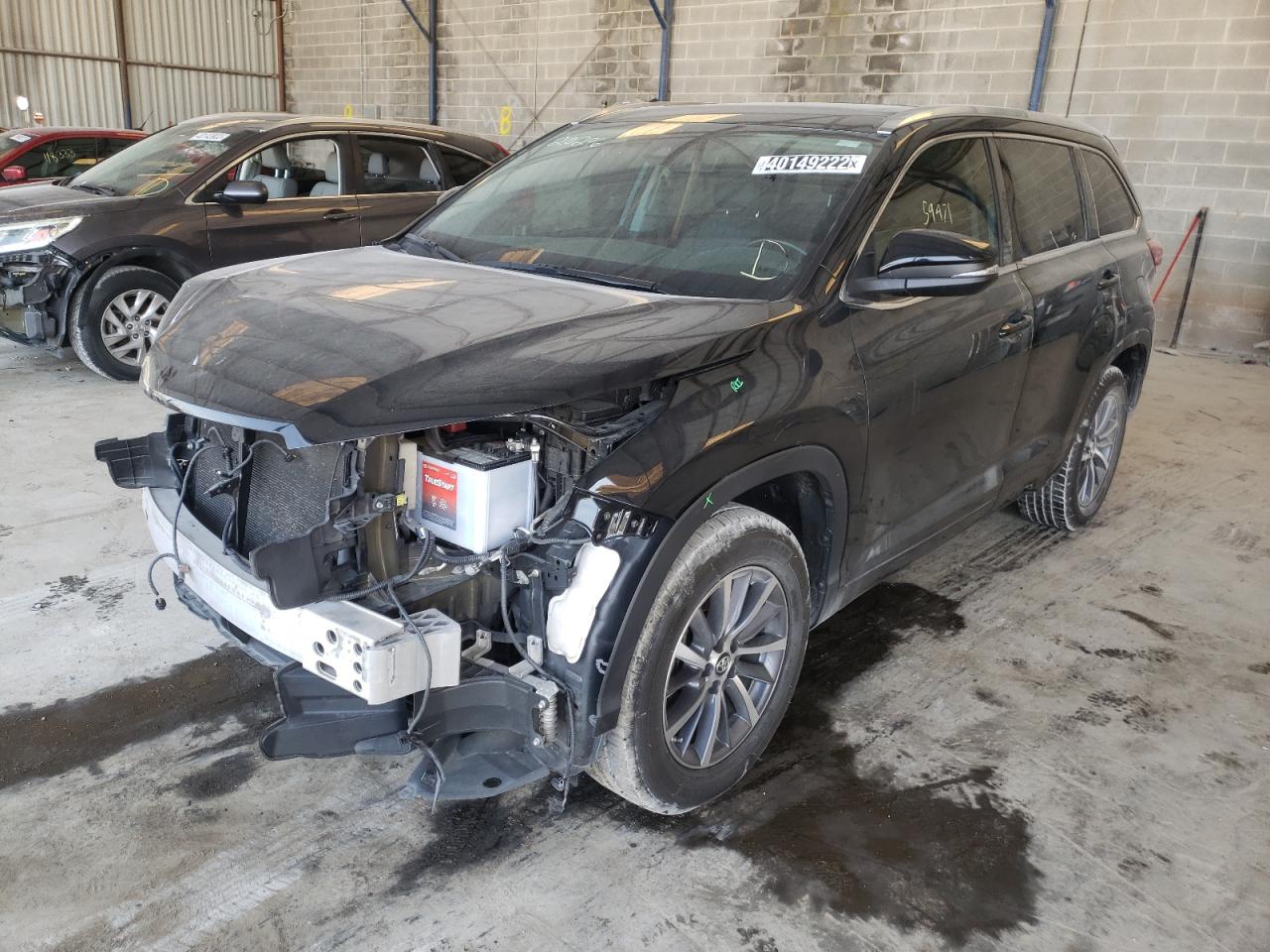 Photo 2 from auction – 2018 TOYOTA HIGHLANDER with VIN 5TDKZRFH1JS528130
