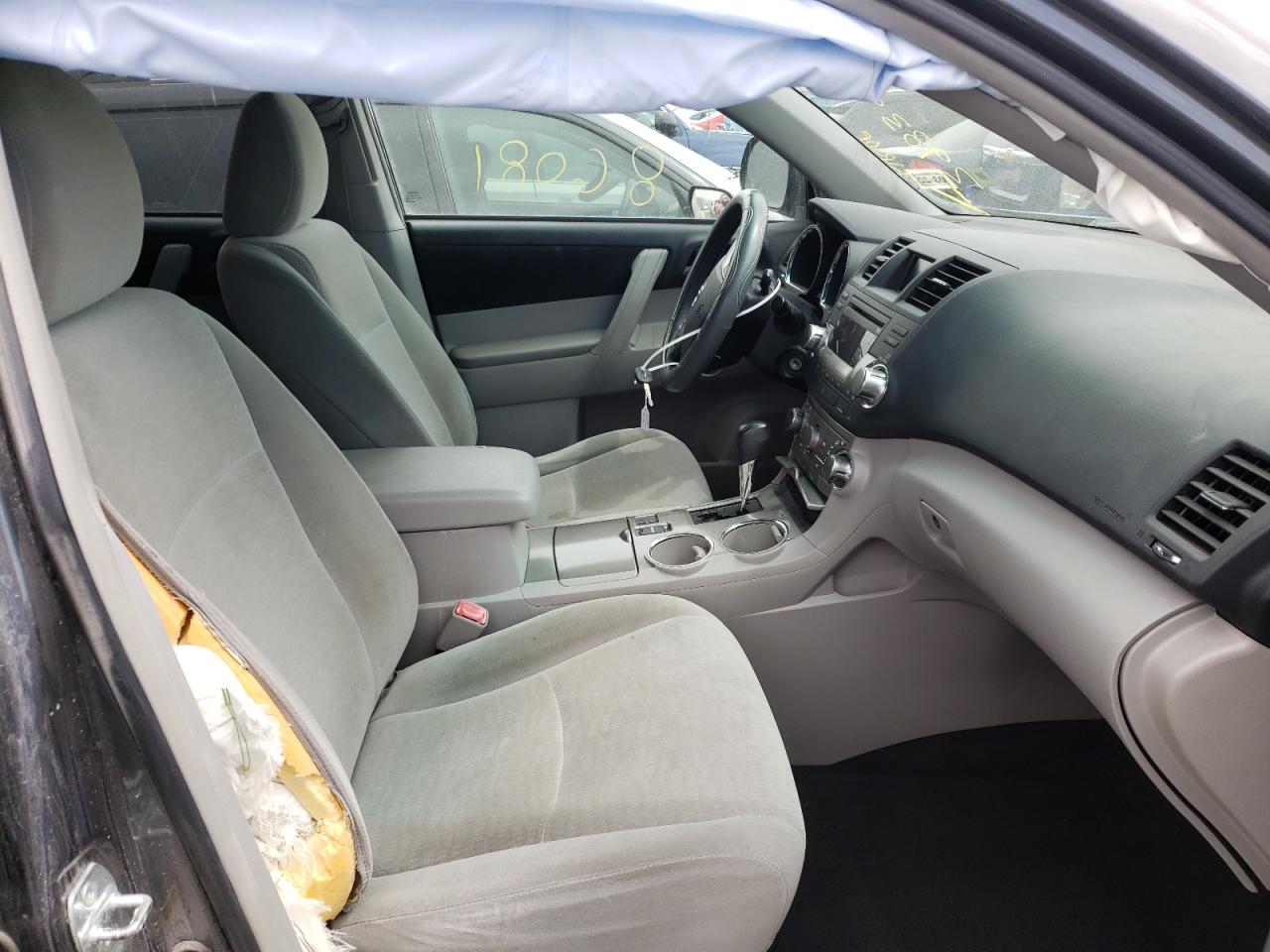 Photo 5 from auction – 2012 TOYOTA HIGHLANDER with VIN 5TDZA3EH9CS020415