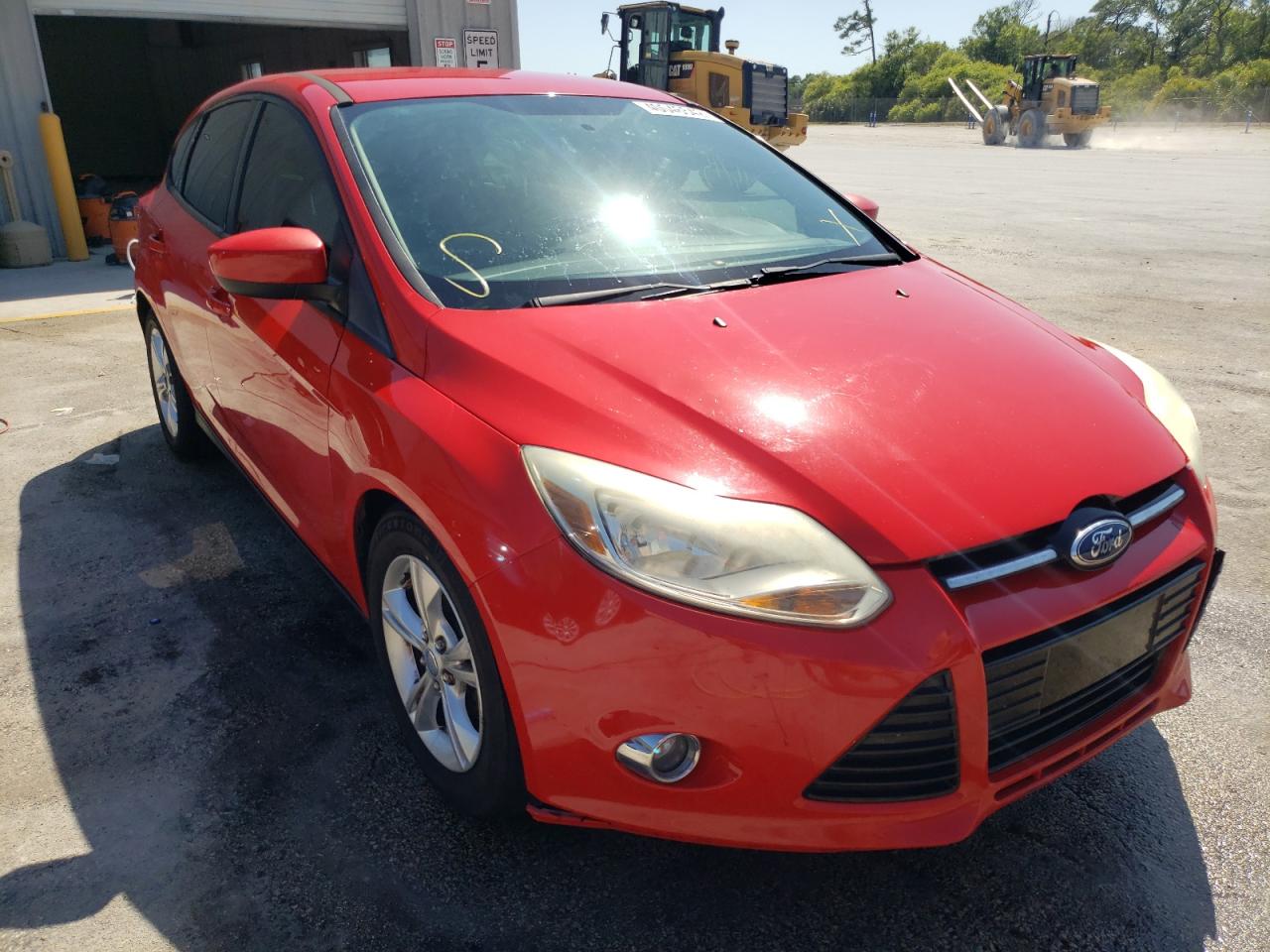 FORD FOCUS SE 2012 with VIN 1FAHP3K2XCL318697 - Photo from auction