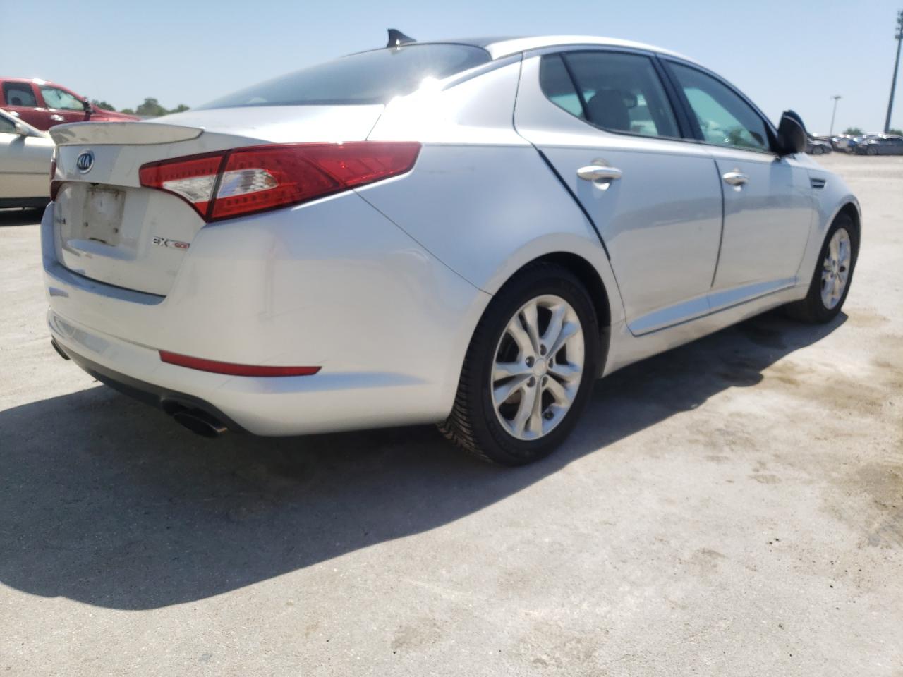 Photo 4 from auction – 2012 KIA OPTIMA EX with VIN 5XXGN4A63CG060836