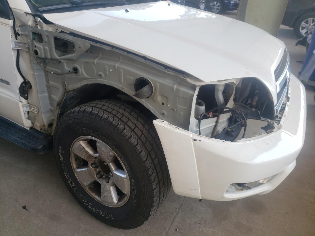 Photo 9 from auction – 2005 TOYOTA 4RUNNER SR with VIN JTEZU14R558040265