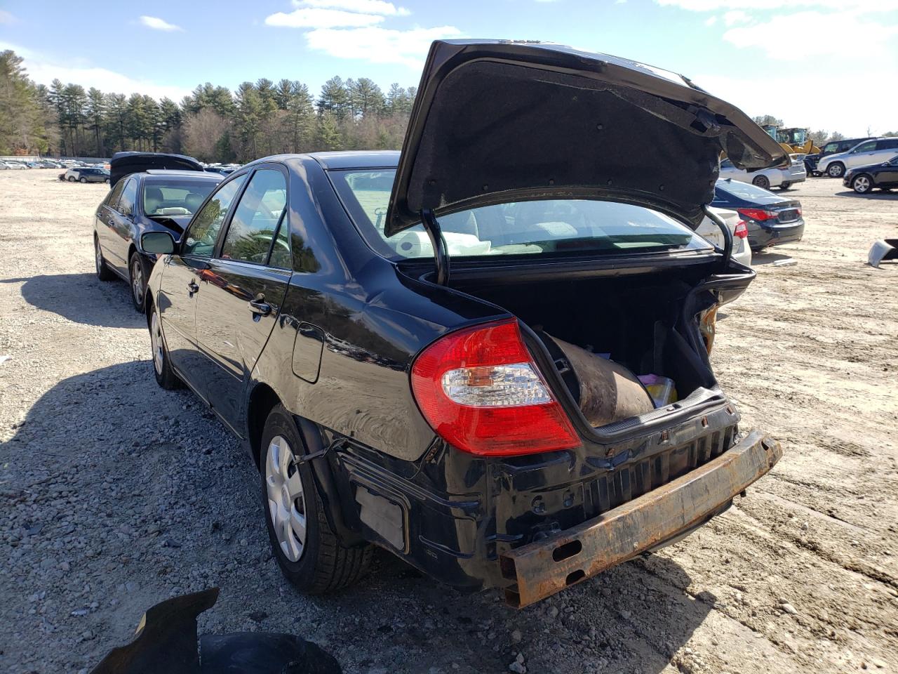 Photo 3 from auction – 2004 TOYOTA CAMRY LE with VIN 4T1BE32K74U375162