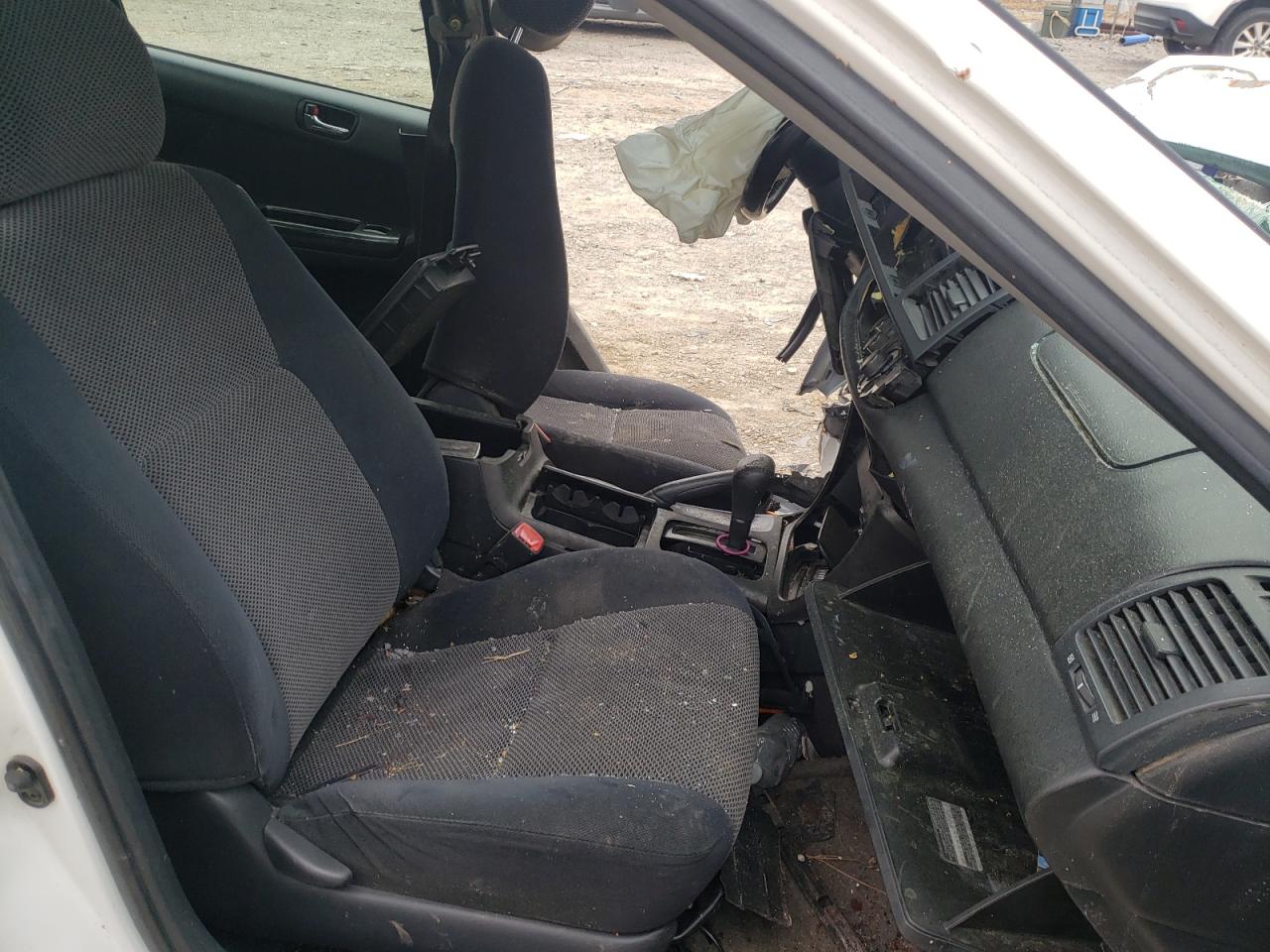 Photo 5 from auction – 2004 TOYOTA CAMRY LE with VIN 4T1BE32K84U365031