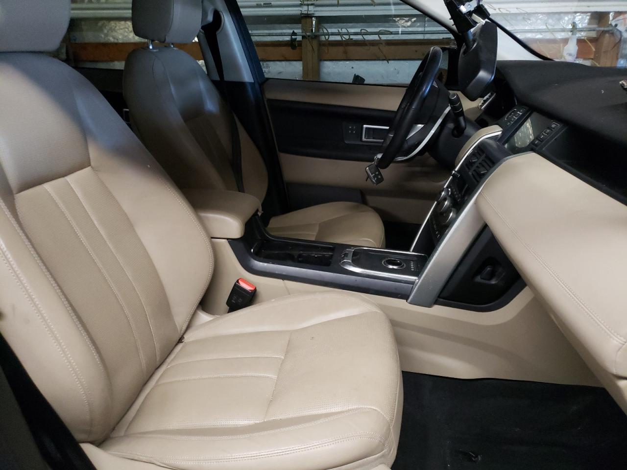 Photo 5 from auction – 2017 LAND ROVER DISCOVERY with VIN SALCR2BG0HH715309