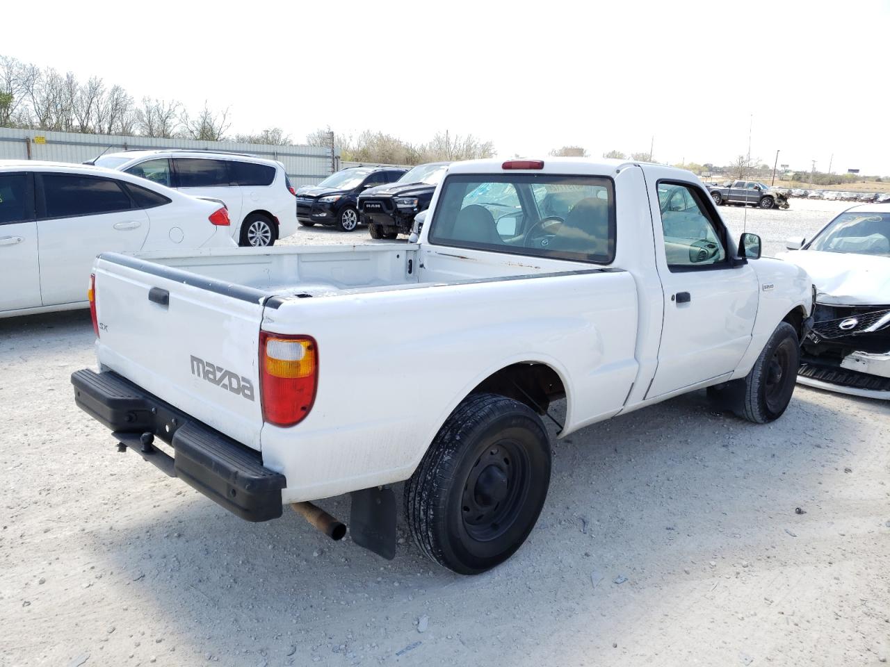 Photo 4 from auction – 2001 MAZDA B2500 with VIN 4F4YR12C21TM08433