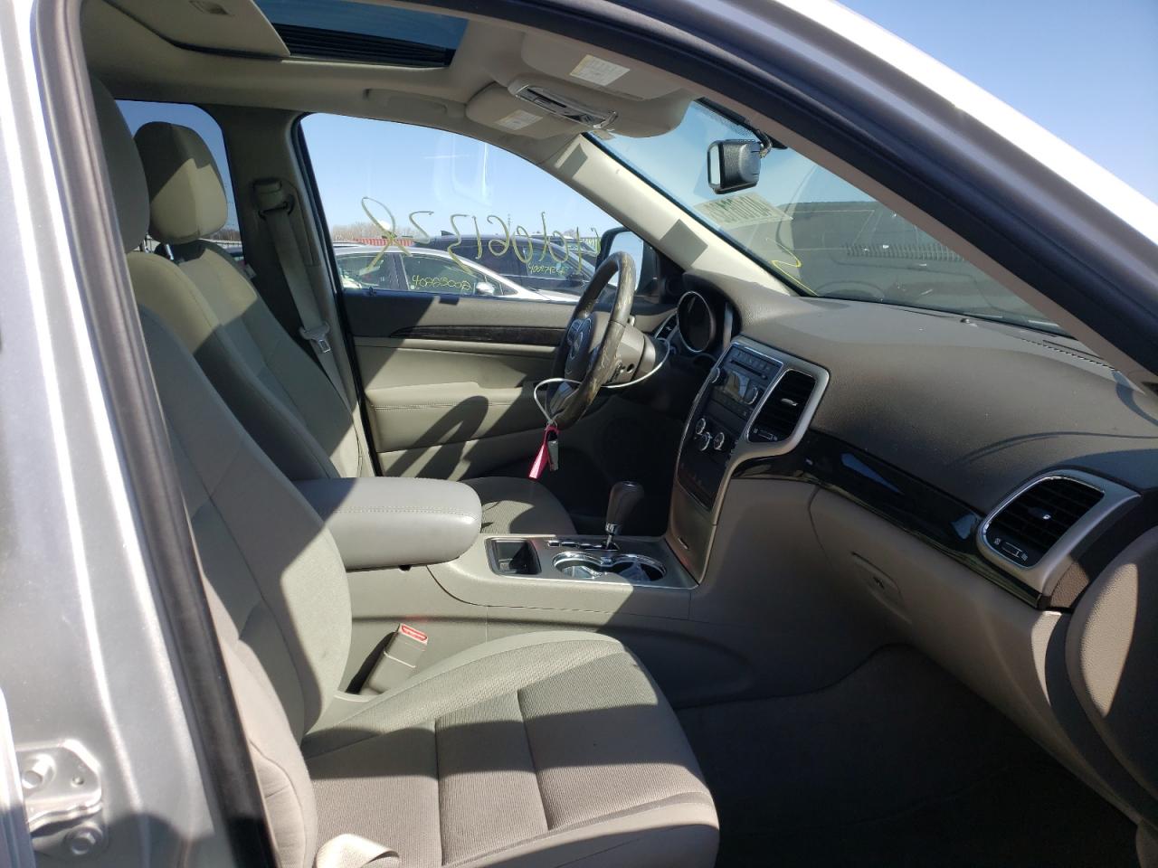 Photo 5 from auction – 2011 JEEP GRAND CHER with VIN 1J4RR4GG4BC640750