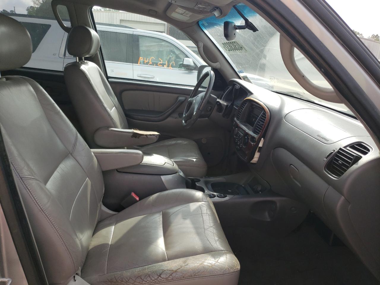 Photo 5 from auction – 2001 TOYOTA SEQUOIA LI with VIN 5TDZT38AX1S027587