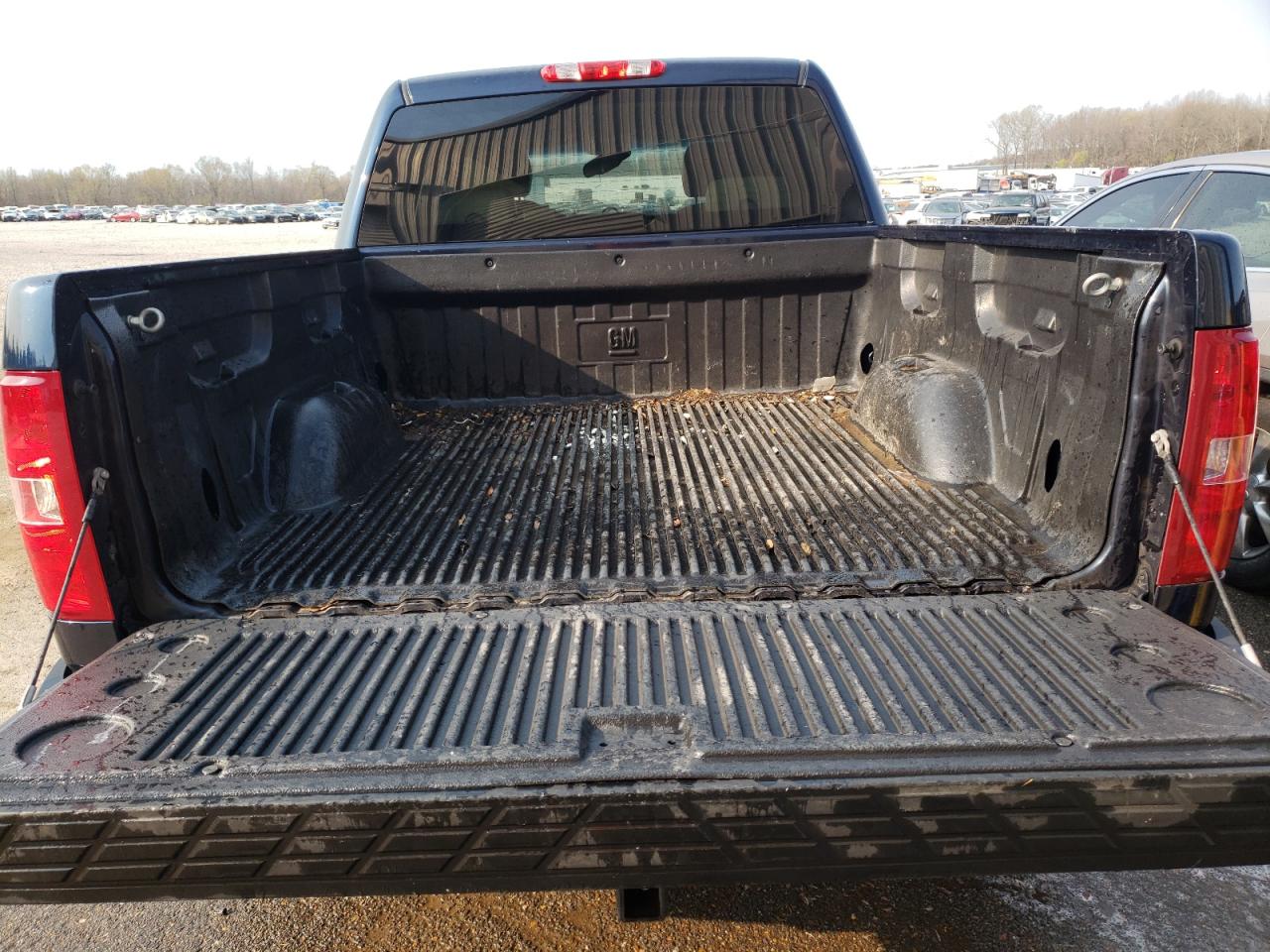 Photo 9 from auction – 2007 CHEVROLET SILVRK1500 with VIN 3GCEC13057G520909