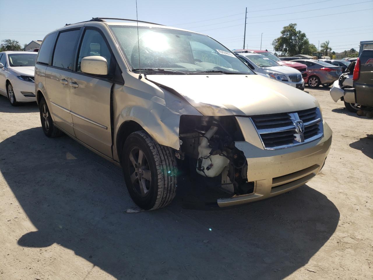 DODGE GRAND CARA 2010 with VIN 2D4RN5D12AR487995 - Photo from auction