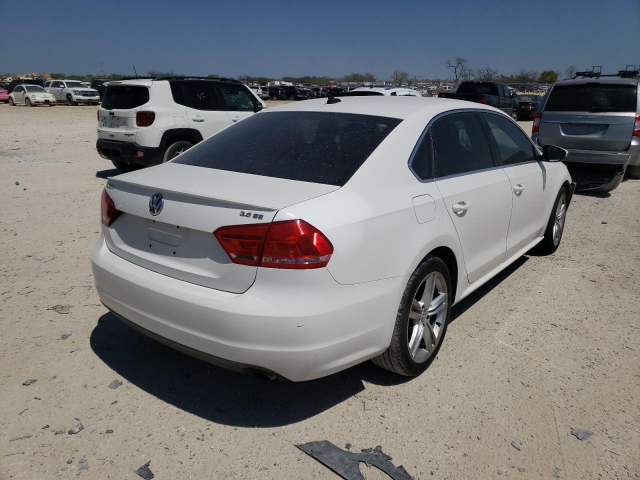 Photo 4 from auction – 2012 VOLKSWAGEN PASSAT SE with VIN 1VWBM7A3XCC087937