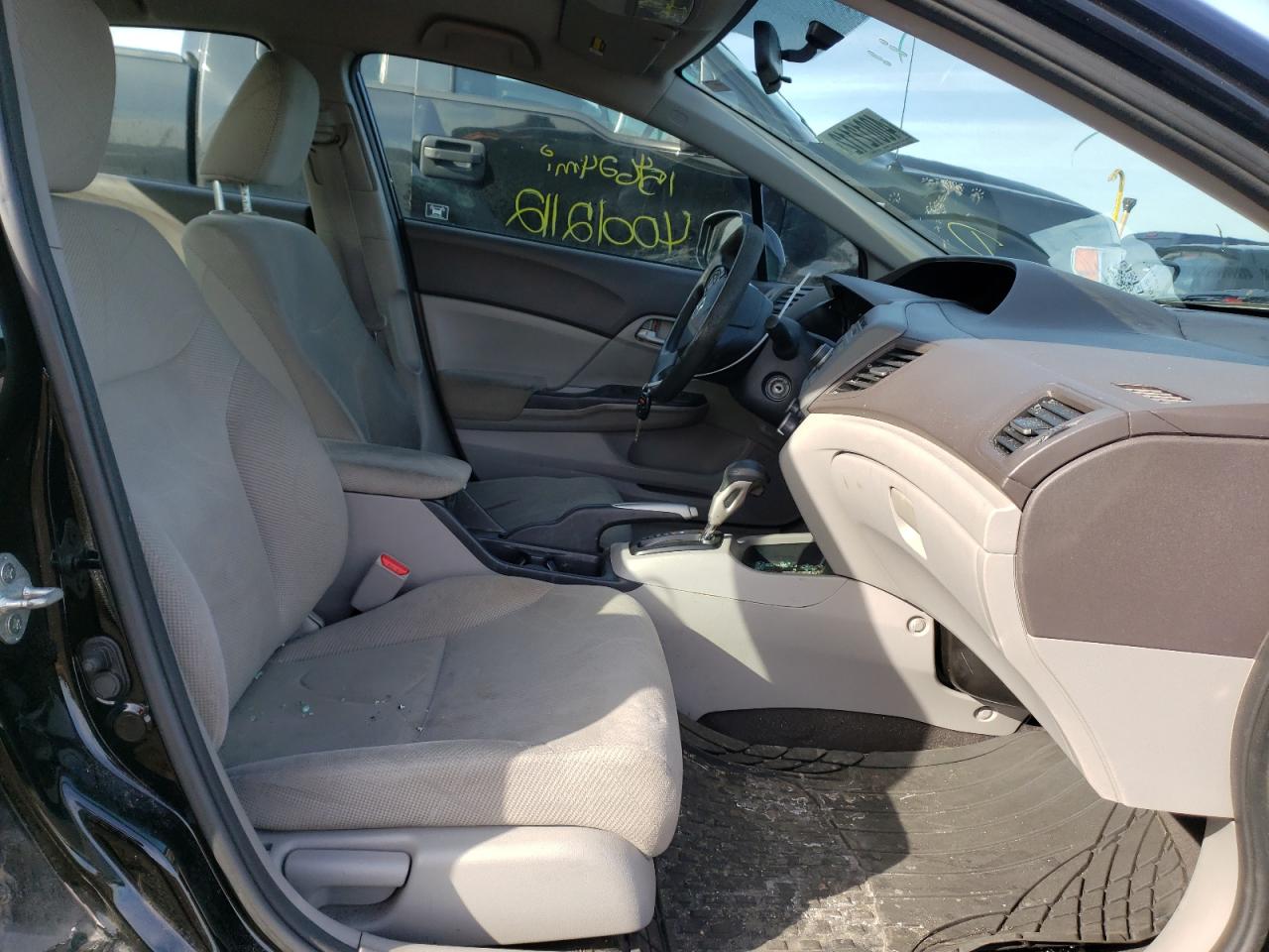 Photo 5 from auction – 2012 HONDA CIVIC LX with VIN 19XFB2F51CE007313