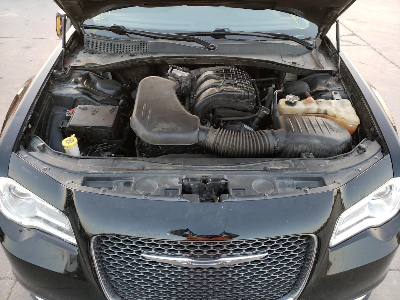 Photo 7 from auction – 2016 CHRYSLER 300C with VIN 2C3CCAEG0GH161331