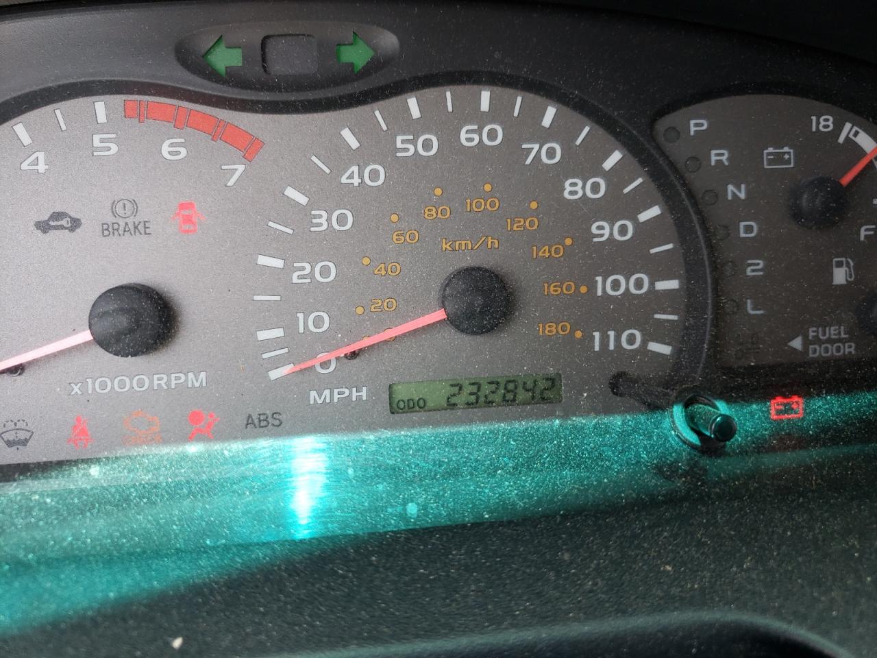 Photo 8 from auction – 2002 TOYOTA SEQUOIA SR with VIN 5TDZT34A42S058499