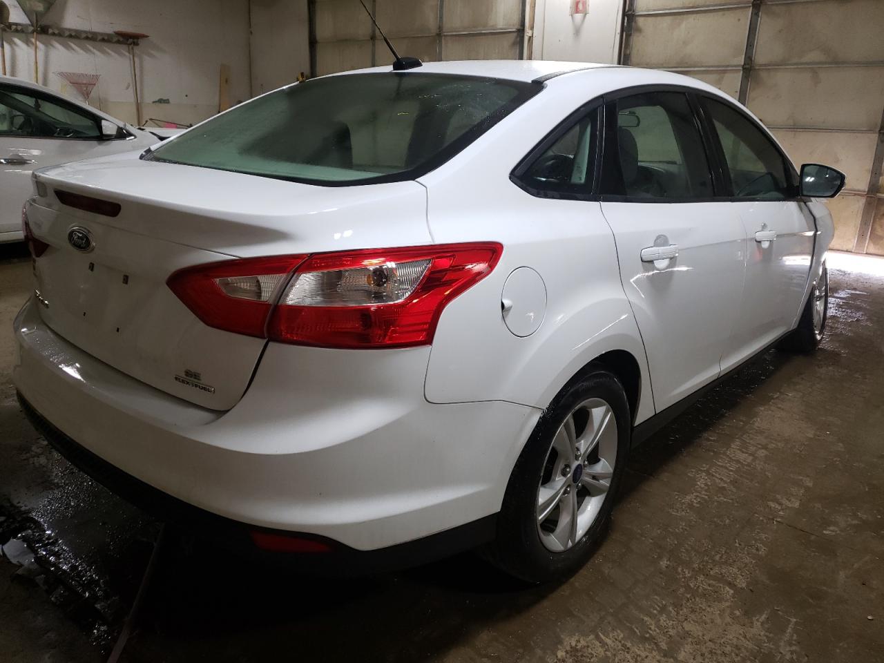 Photo 4 from auction – 2014 FORD FOCUS SE with VIN 1FADP3F27EL438677