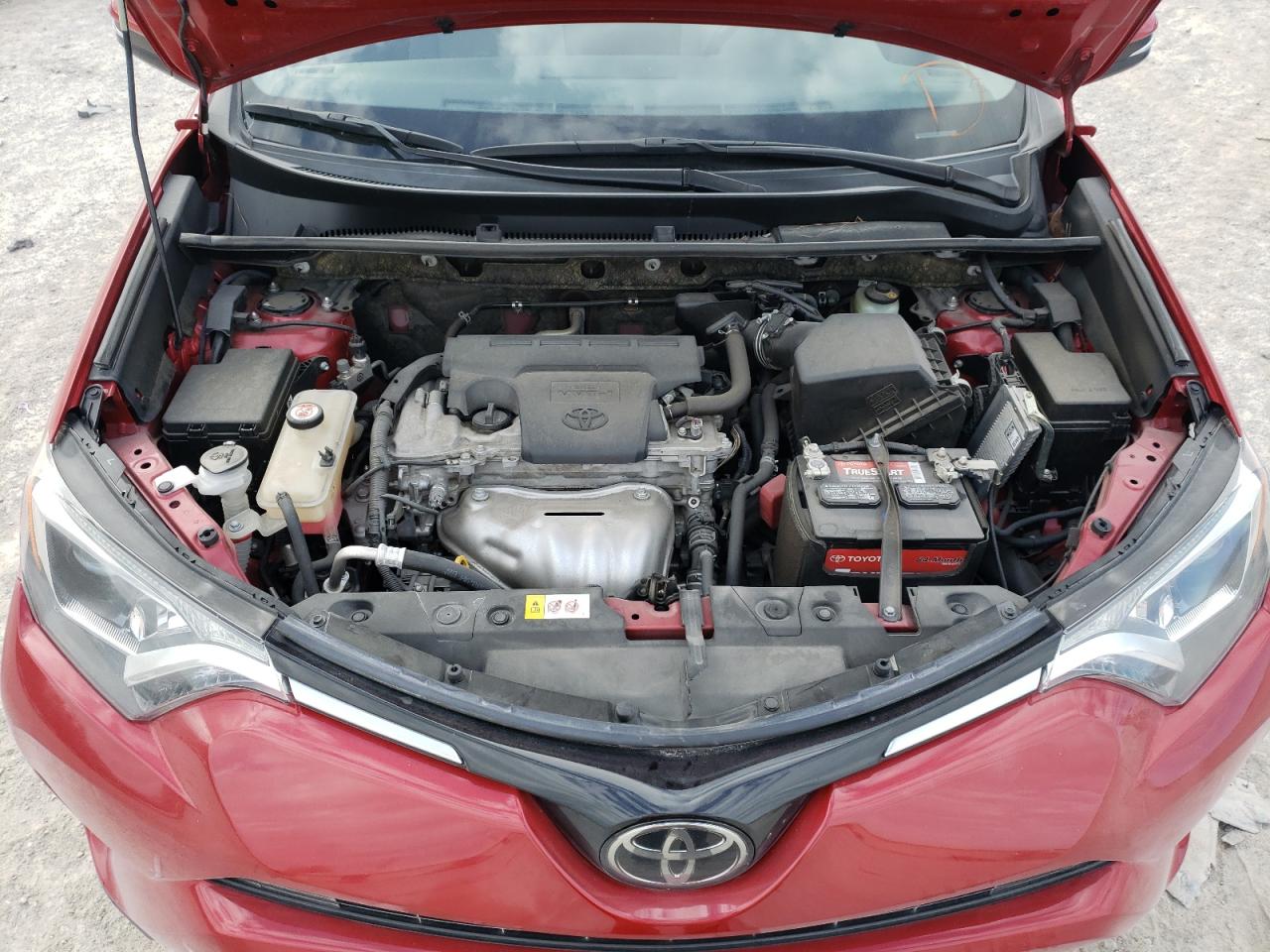 Photo 7 from auction – 2017 TOYOTA RAV4 XLE with VIN JTMWFREV2HJ127985