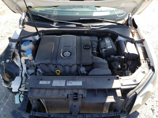 Photo 7 from auction – 2013 VOLKSWAGEN PASSAT S with VIN 1VWAP7A32DC137234
