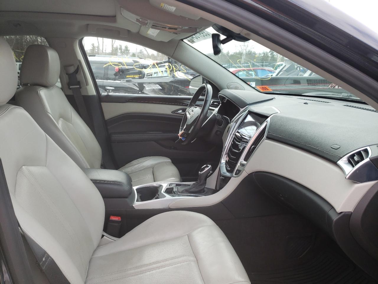 Photo 5 from auction – 2014 CADILLAC SRX LUXURY with VIN 3GYFNEE30ES614715