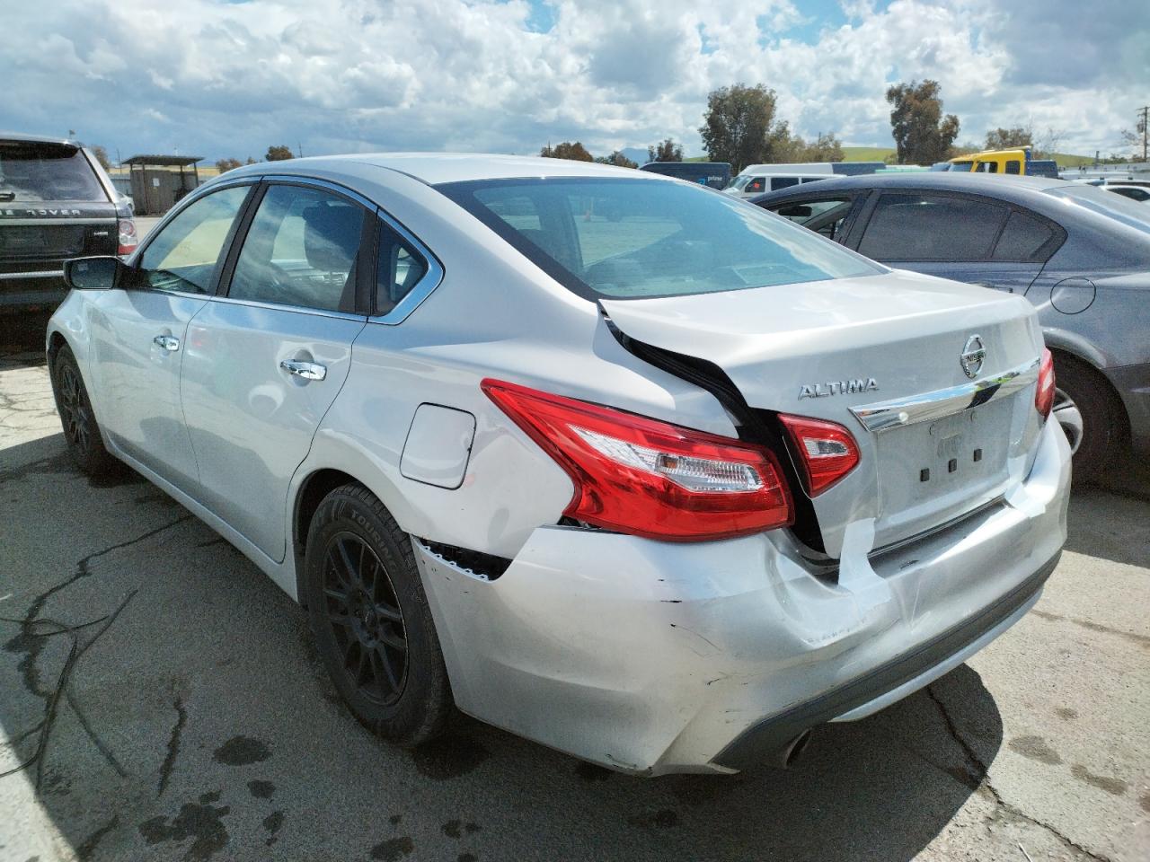 Photo 3 from auction – 2016 NISSAN ALTIMA 2.5 with VIN 1N4AL3AP4GC231300