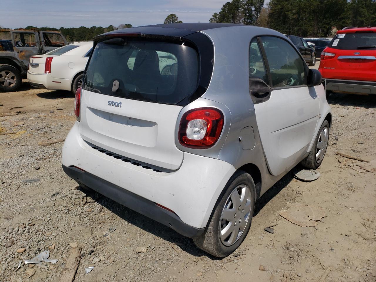 Photo 6 from auction – 2016 SMART FORTWO with VIN WMEFJ5DA7GK142076