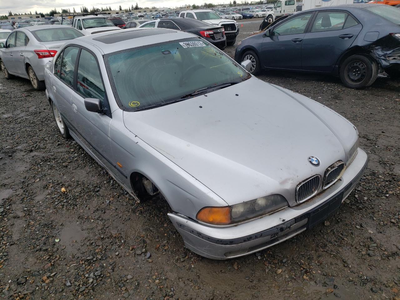BMW 528 I AUTO 2000 مع رقم تعريف المركبة WBADM6341YGU17263 - صورة من المزاد